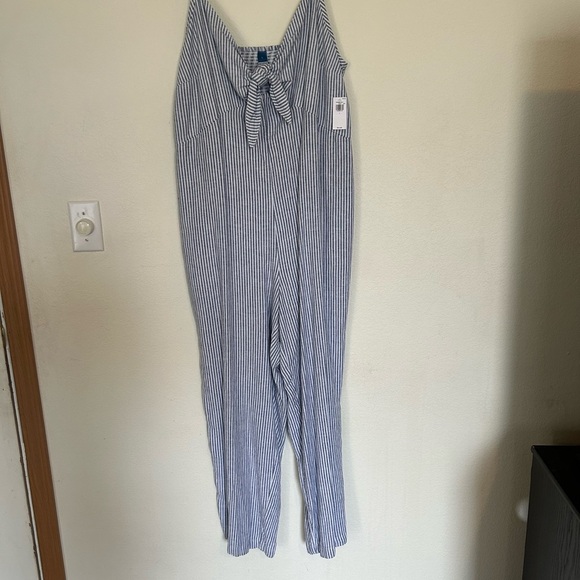 NWT L Striped Smocked Cropped Knotted
Sailor/coastal Linen-Blend Cami Jumpsuit - Picture 1 of 11